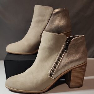 BC Footwear Beige and Metallic Ankle Boots